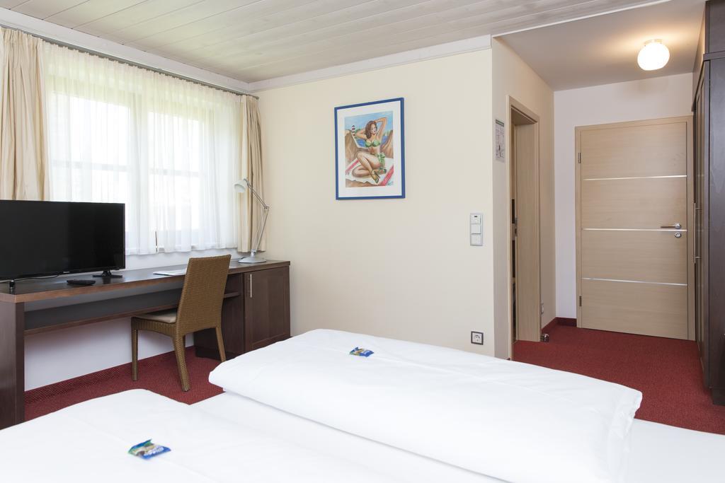 Landhotel Groenenbach Бад-Грёненбах Экстерьер фото